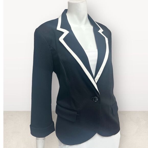 Catherine Malandrino black blazer with white trim - Picture 2 of 6